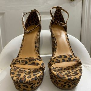 FOREVER 21 leather print wedges